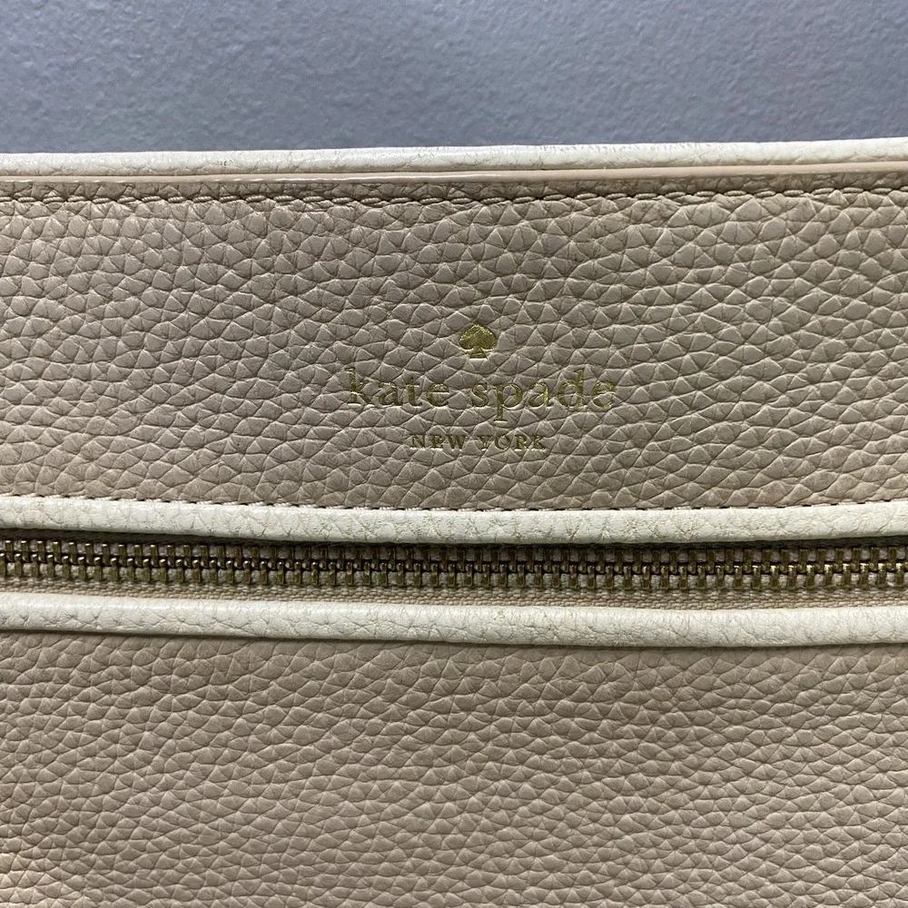 Kate Spade NY Purse Cross Body Tan Pebble Leather Bag Tassle Front Purse 10x11x2